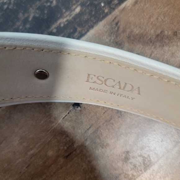 38 Escada Vintage Turquoise Belt Silver Seashell Studs Embellishments - Picture 4 of 8